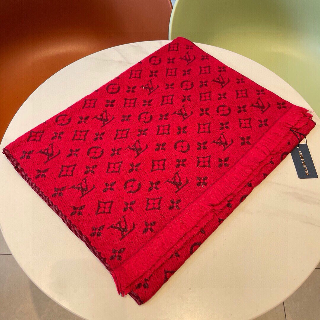 Burberry 中意非常稳 ▪ 我们的男款围巾且买且珍惜~~男款真的很少 一年也就出几款 都是出口订单所以比较难遇