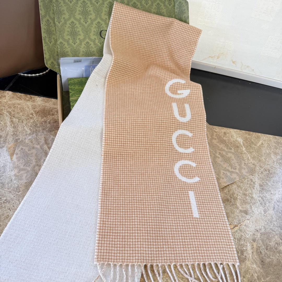 Gucci Gucci · 古奇千鸟格羊绒围巾 来个硬货 麻溜的安排上 纯正出口 原订单已经交货一批