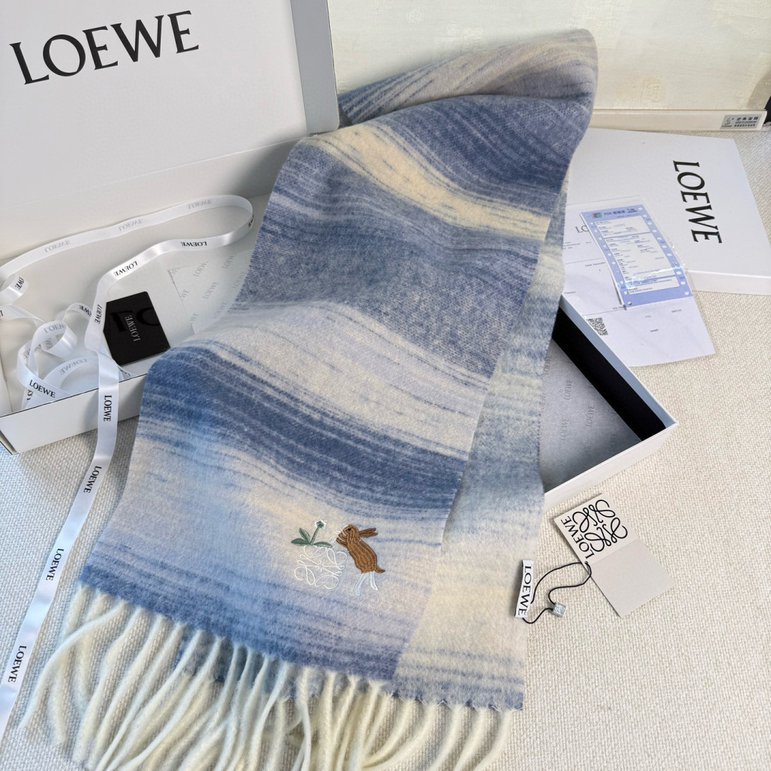 Loewe ▪Loewe · 罗意威难得一见的温柔配色 低调又不失优雅 重点推荐 高级的彩虹配色