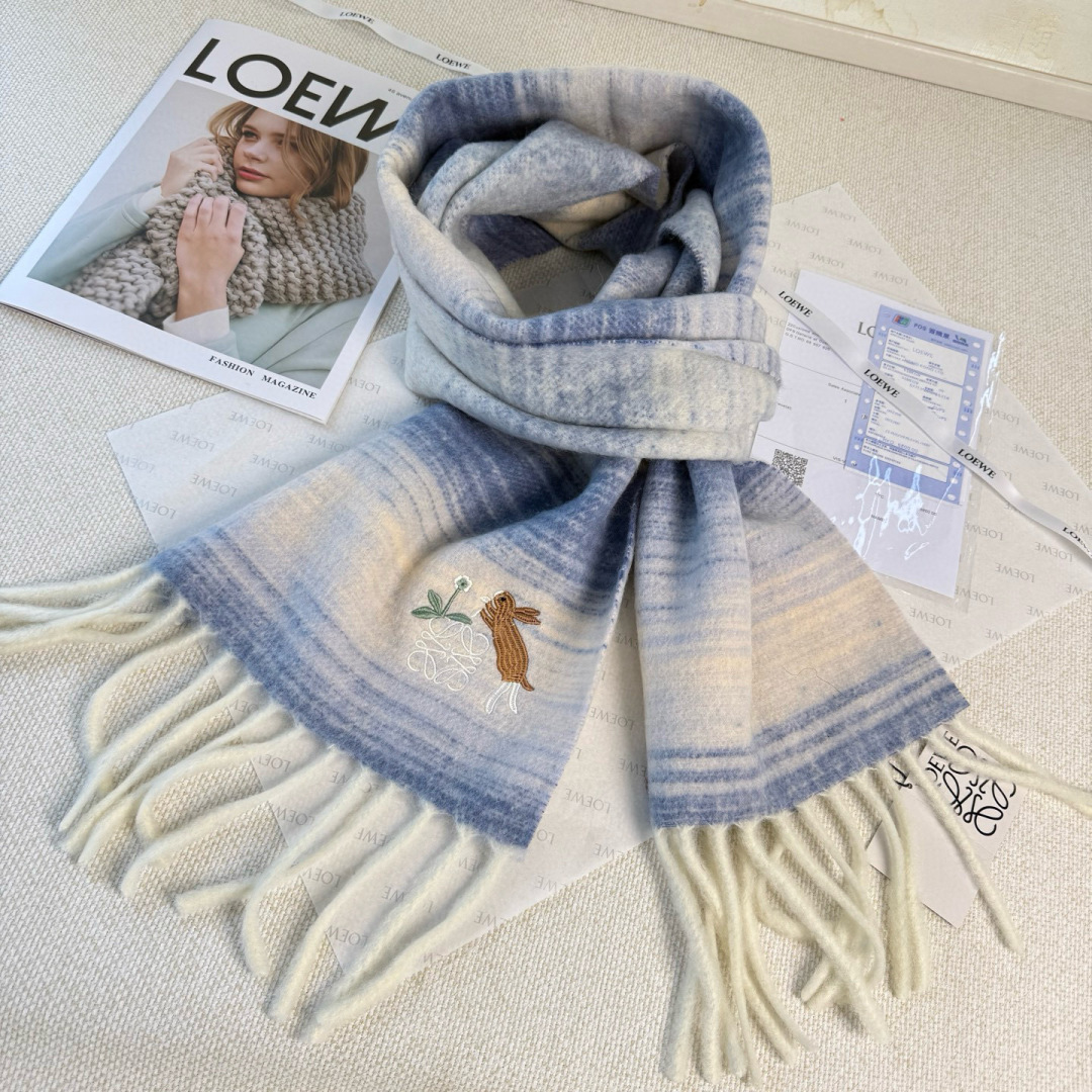 Loewe ▪Loewe · 罗意威难得一见的温柔配色 低调又不失优雅 重点推荐 高级的彩虹配色