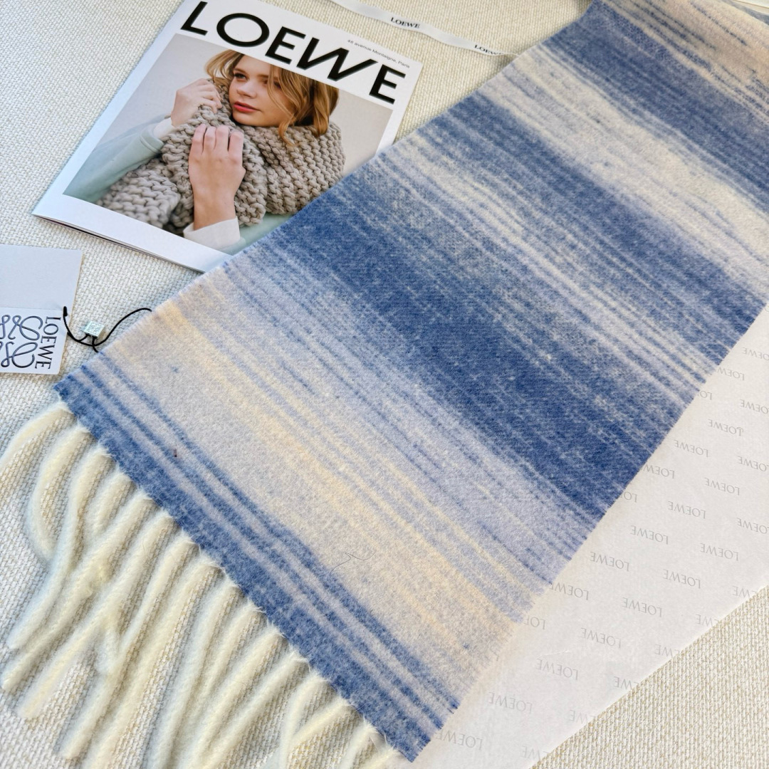 Loewe ▪Loewe · 罗意威难得一见的温柔配色 低调又不失优雅 重点推荐 高级的彩虹配色