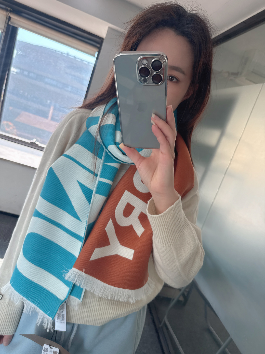 Burberry Qc盯了一个月才拿出来的重磅 好货 国内 没上的款 牛气满满TB系列限量款 双面提花围巾小披肩