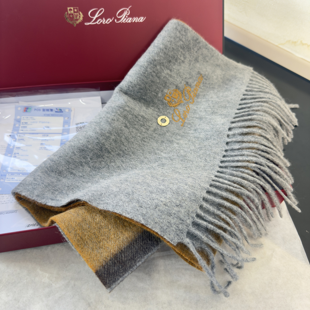 Loro Piana Piana · 诺悠翩雅 【贸易公司尾单 拼色小围巾】送人自留都太高大上了 重磅上新