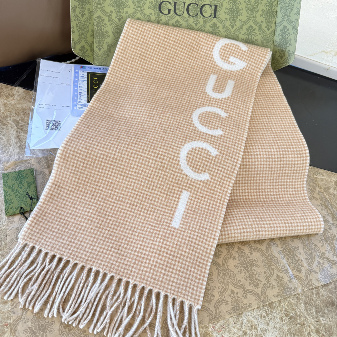 Gucci Gucci · 古奇千鸟格羊绒围巾 来个硬货 麻溜的安排上 纯正出口 原订单已经交货一批