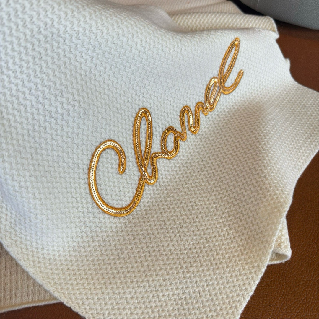 Chanel 保暖Chane*秋冬新款 390克 1:1 厚实的 我能保证的是上身一定会喜欢