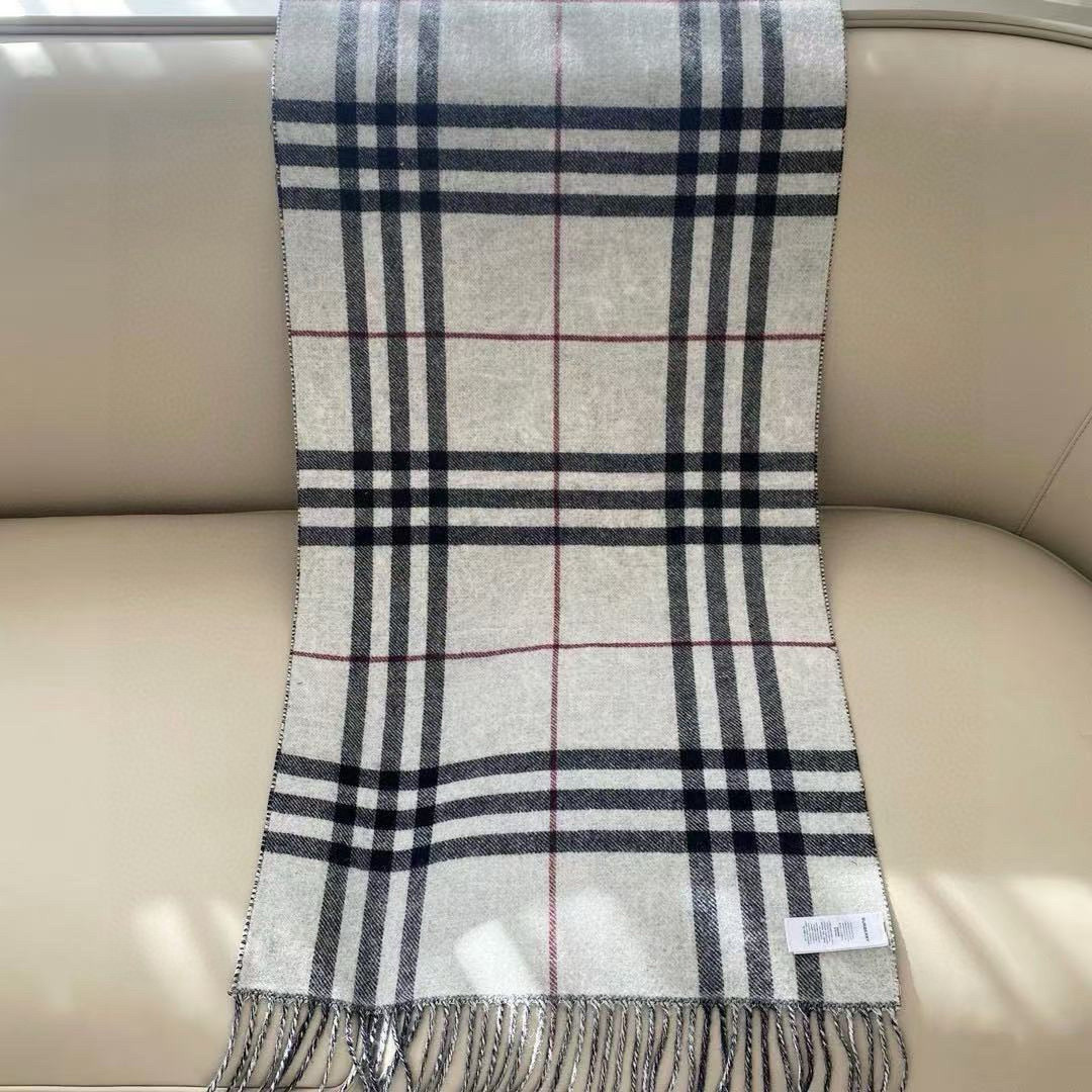 Burberry Bur马术骑士双面披肩 各种 被誉为Burberry今年最美的款 最 的提花马术战马徽标 石色格纹披肩