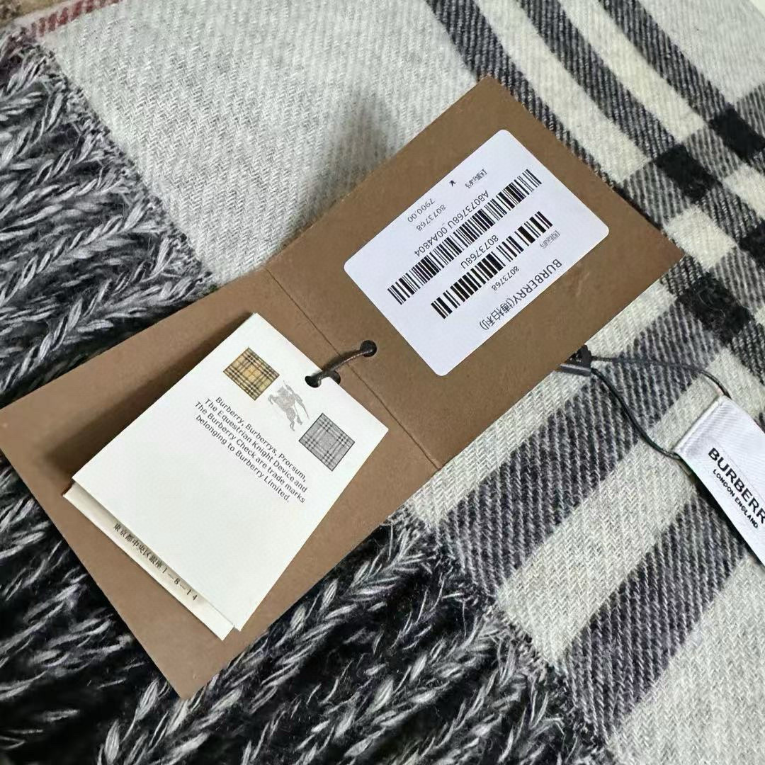 Burberry Bur马术骑士双面披肩 各种 被誉为Burberry今年最美的款 最 的提花马术战马徽标 石色格纹披肩