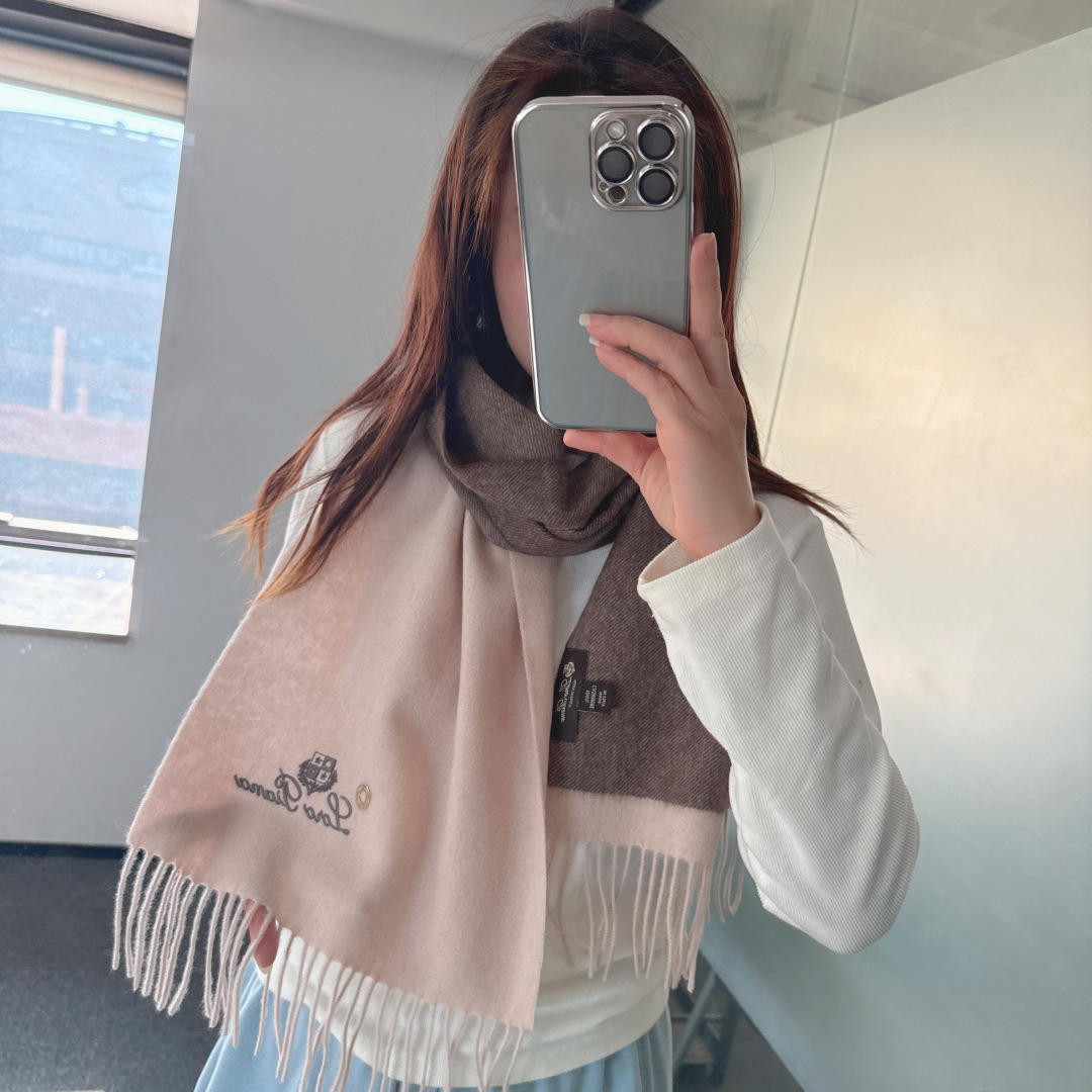 Loro Piana Piana · 诺悠翩雅 【贸易公司尾单 拼色小围巾】送人自留都太高大上了 重磅上新