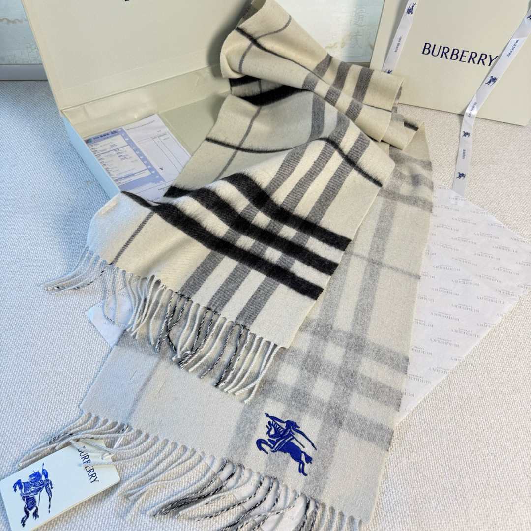 burberry scarf 🆕‼ Burberry Bling 2 30*168 10x2cm 95% 5% B Burberry ‼ … — photo 5