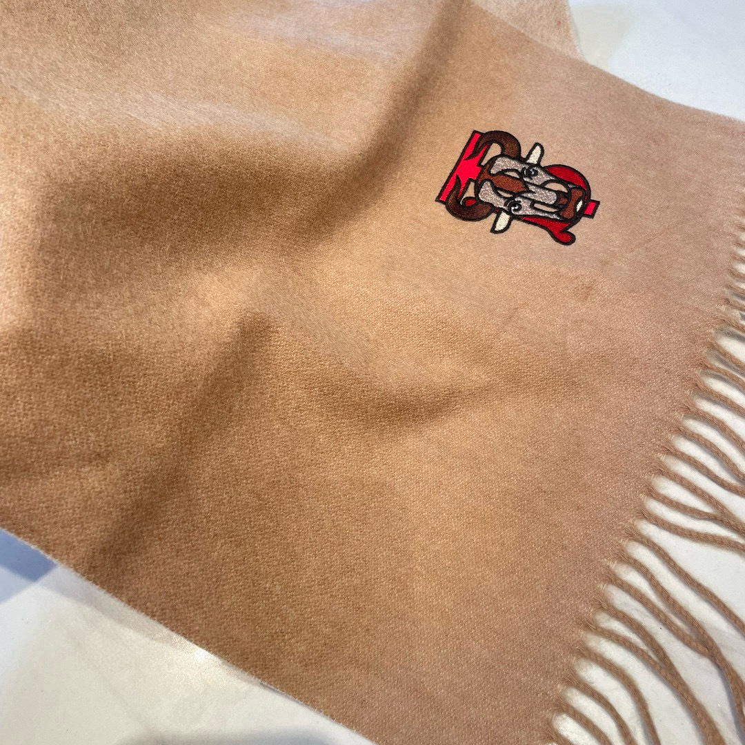 Burberry 巴宝莉‼ 绝对的家属福利‼双层织造两面不同颜色 一条围巾二种风格 高难度工艺锁边