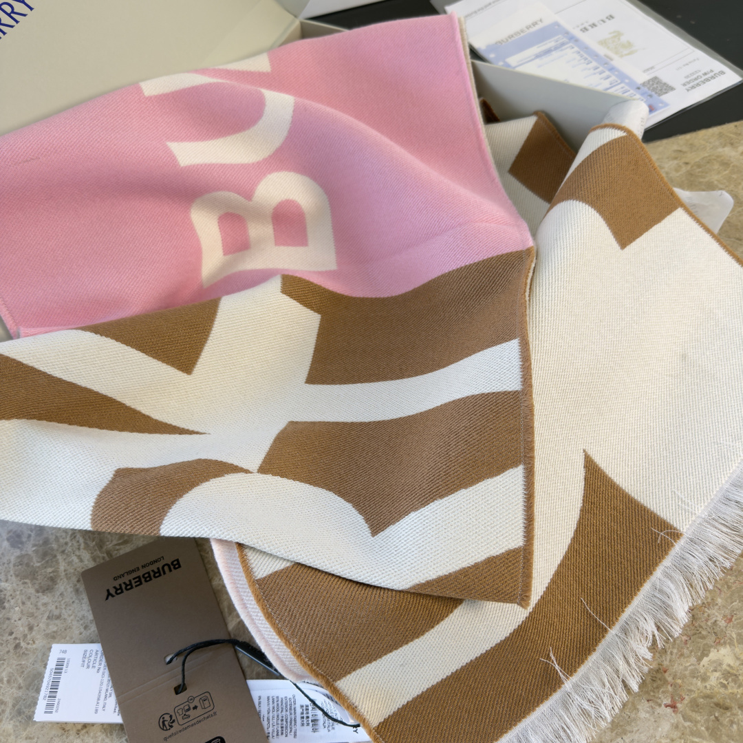 🆕Bur难得尾单，Qc盯了一个月才拿出来的重磅极品好货，国内专柜没上的款，牛气满满TB系列限量款❗️双面