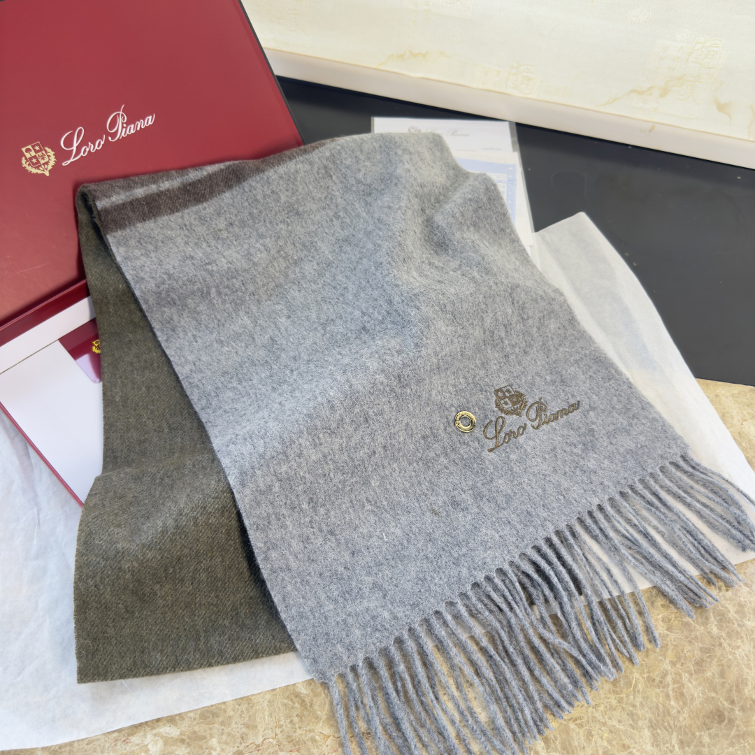 🆕Loro Piana · 诺悠翩雅❗️【贸易公司尾单，极品拼色小围巾】送人自留都太高大上了😍重磅上新，