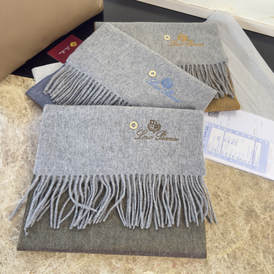 🆕Loro Piana · 诺悠翩雅❗️【贸易公司尾单，极品拼色小围巾】送人自留都太高大上了😍重磅上新，