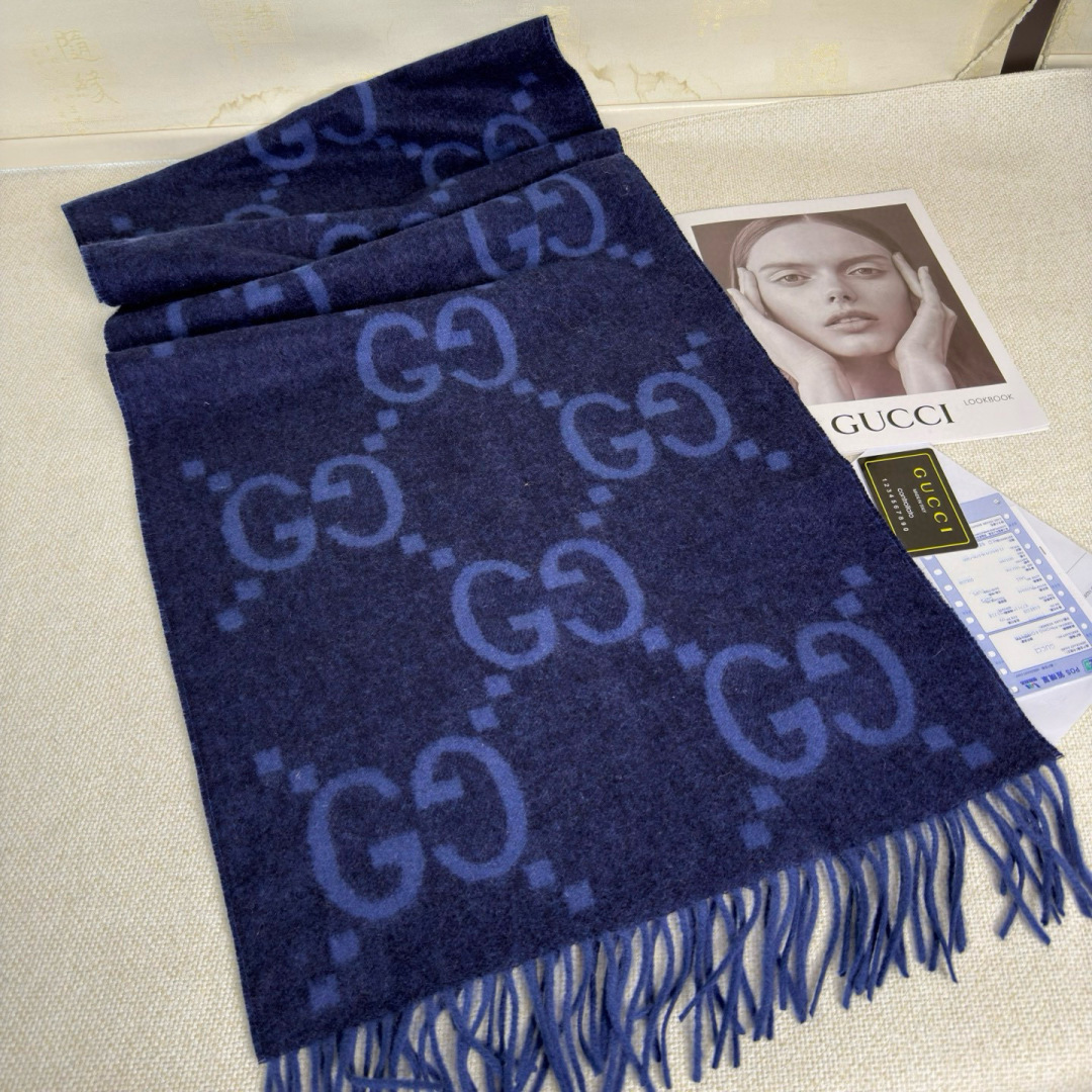 🆕Gucci大G双面羊绒围巾 Size：45*200cm 100%羊绒G家难得纯羊绒出品！超洋气大G提花