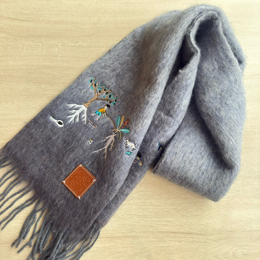 🆕Loewe · 罗意威和日本陶瓷艺术家SunaFujita联名绝美冰川蓝配上小企鹅和潜水员像在海洋里畅