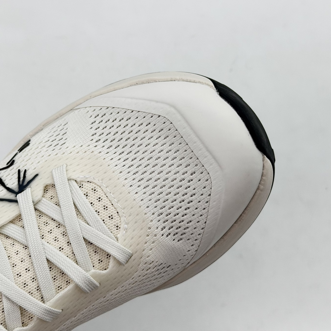 NO:898203,Details, SYLAN shoe body is made of Arc'teryx's self-developed gradient weaving engineering mesh, which is made using three-dimensional dense weaving technology, arc'teryx19860909细节,SYLAN鞋身选用始祖鸟自研梯度编织工程网布,采用立体疏密织造工艺打造,arc'teryx,Men's shoes