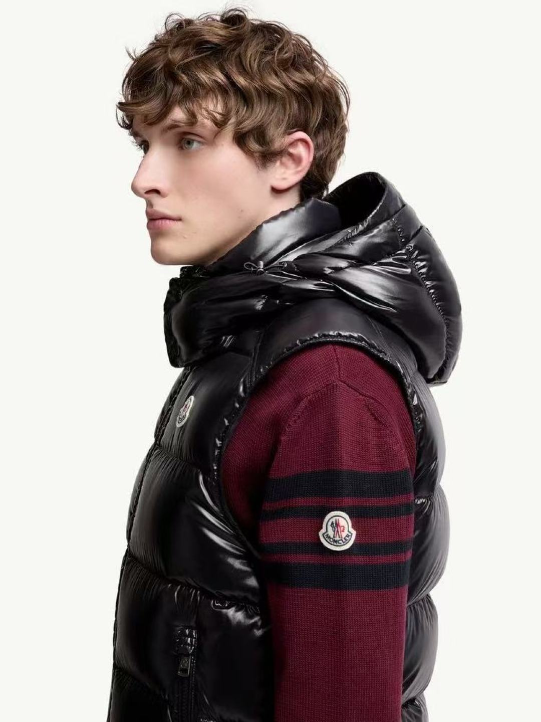 MONCLER 蒙口 经典款带帽马甲羽绒 官网图～