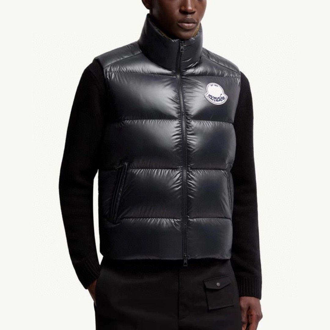 Moncler 蒙口 LiPsi羽绒马甲～黑色官网图！
