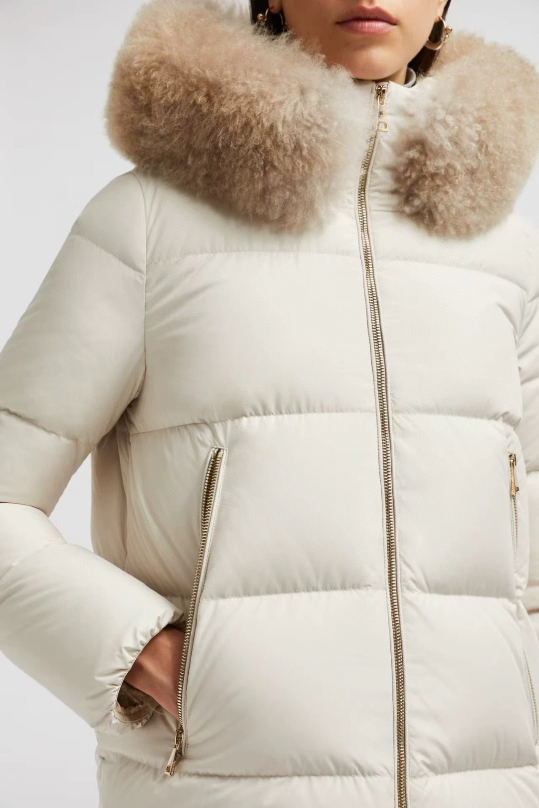 Moncler 盟可睐Laichefur女士狐狸毛领A版娃娃款羽绒服～杏色官网图同步上新～