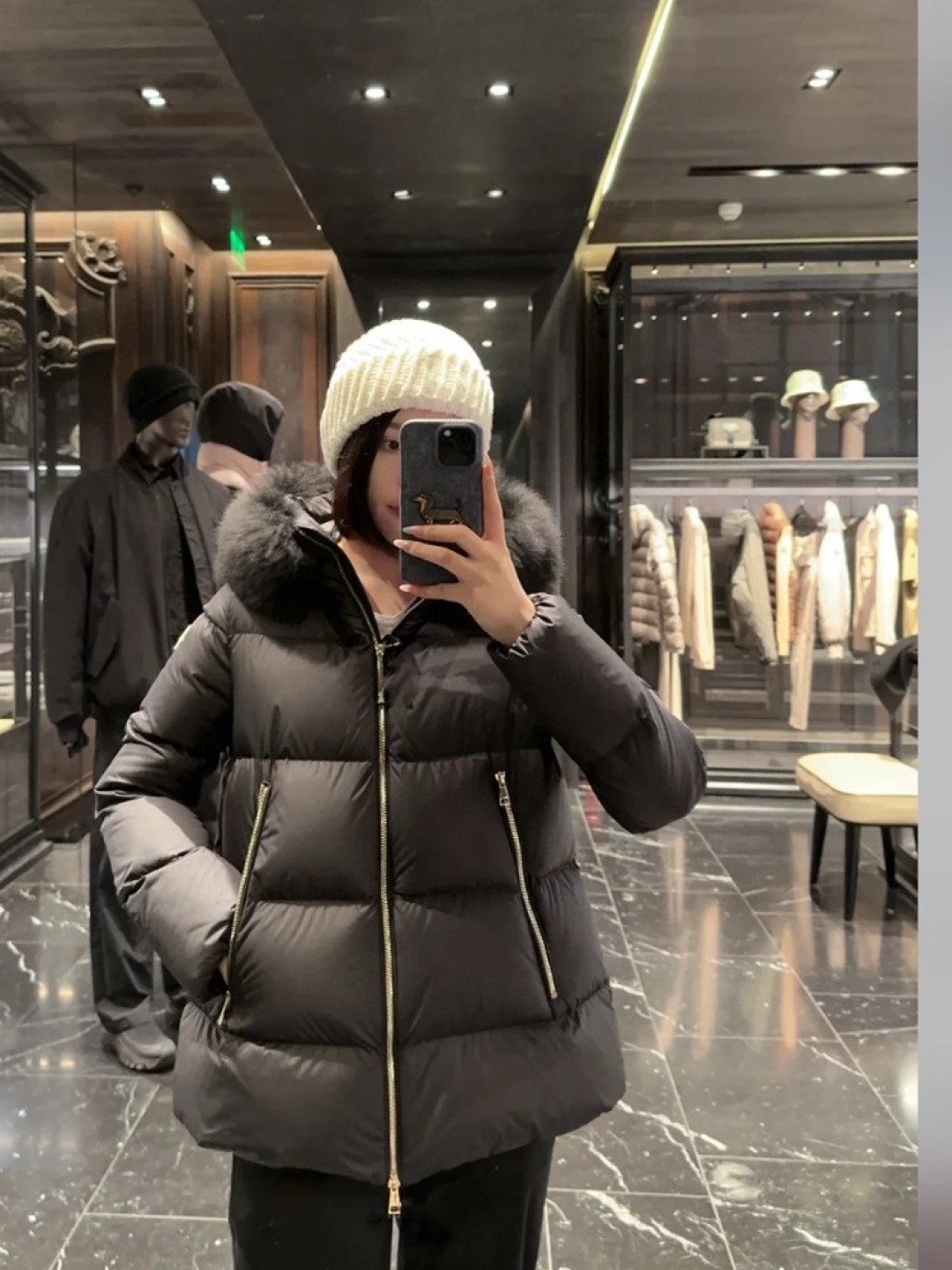 Moncler 盟可睐Laichefur女士狐狸毛领A版娃娃款羽绒服～上身图～