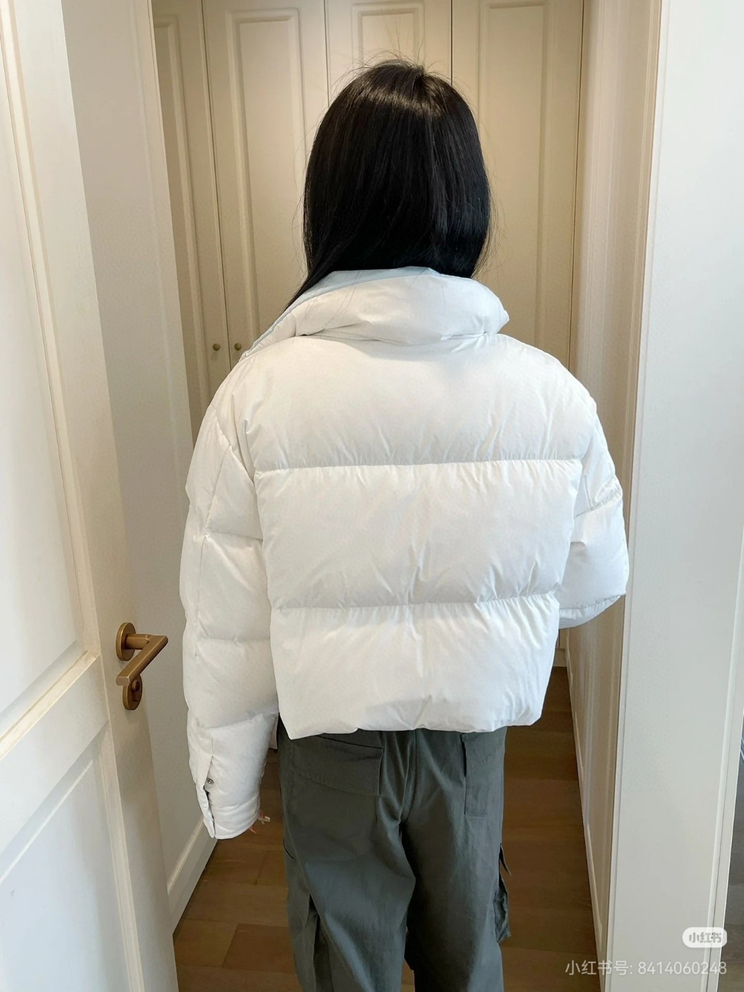 PRADA 普拉达 女款短款羽绒服 白色上身图😍
