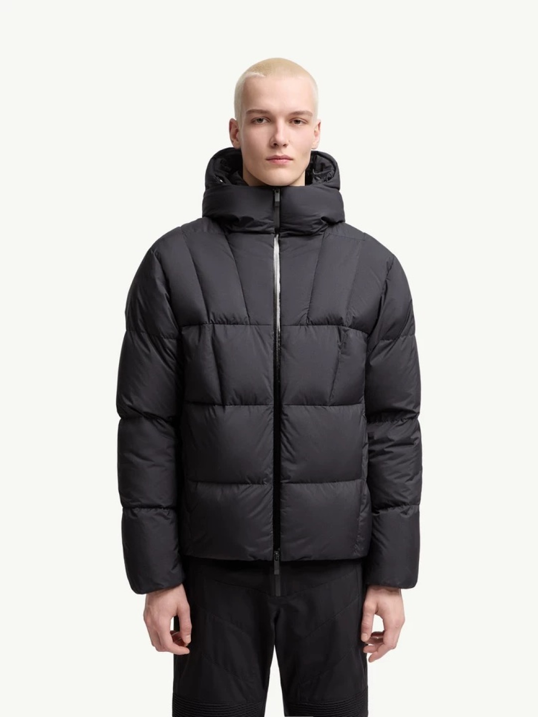 羽绒 MON*CLER 蒙口 Fusain短款羽绒服官网图同步上新～