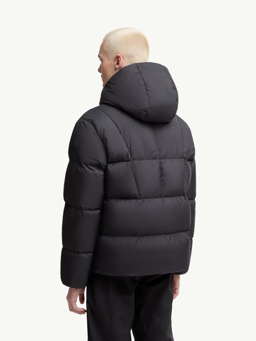 羽绒 MON*CLER 蒙口 Fusain短款羽绒服官网图同步上新～