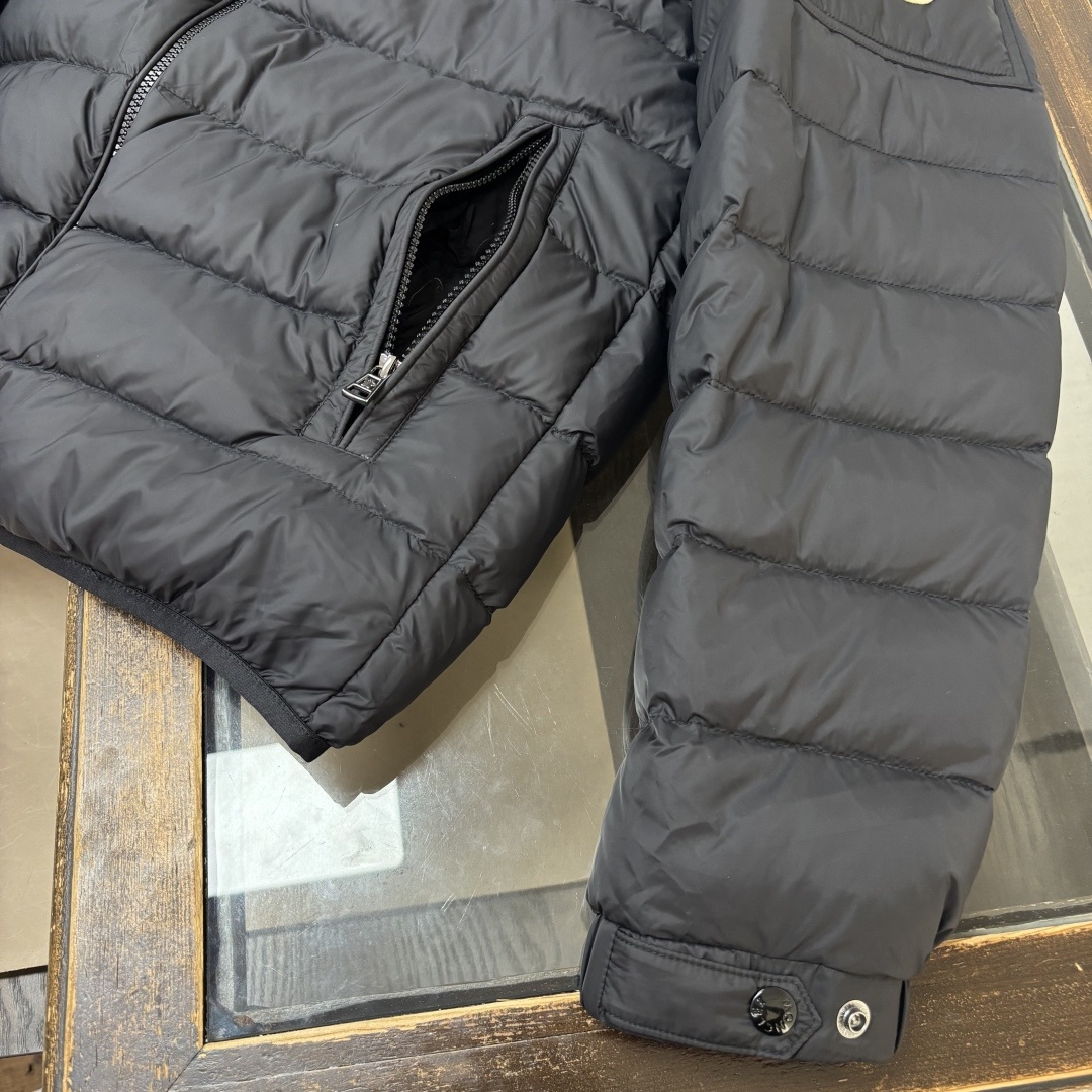 羽绒 🆕新款上架🎬Moncler 蒙口 Najan男士连帽羽绒服~男女同款~官网专柜同步上新🈶售~采用轻