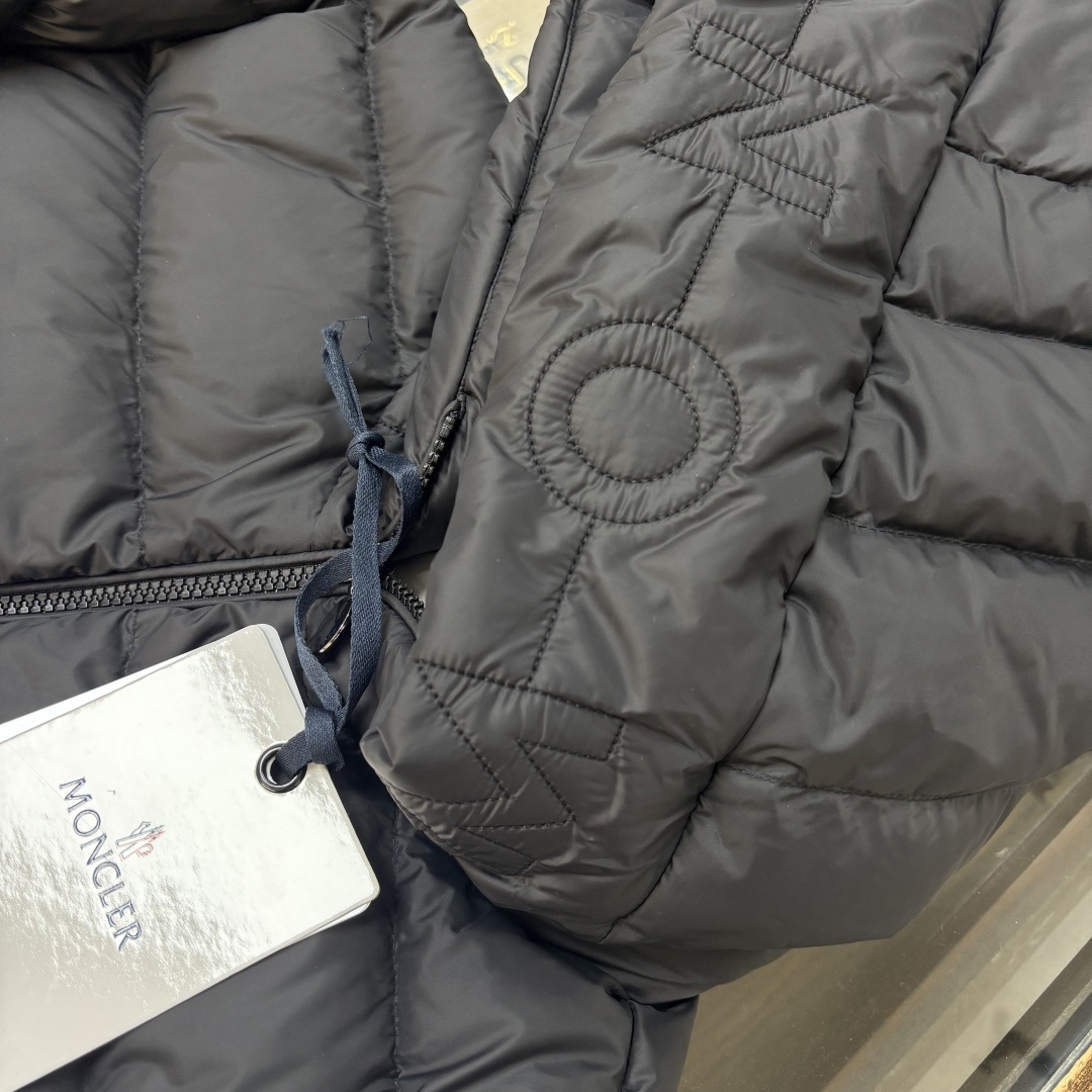 羽绒 🆕新款上架🎬Moncler 蒙口 Najan男士连帽羽绒服~男女同款~官网专柜同步上新🈶售~采用轻