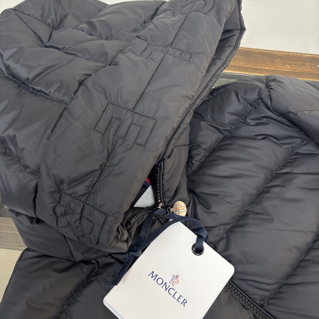羽绒 🆕新款上架🎬Moncler 蒙口 Najan男士连帽羽绒服~男女同款~官网专柜同步上新🈶售~采用轻