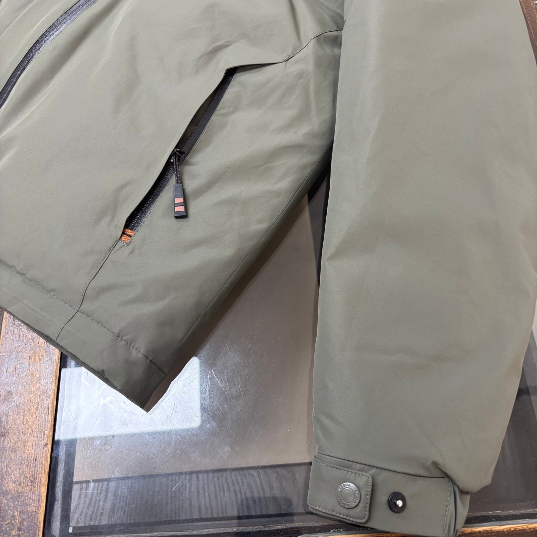 羽绒 🆕ZEGNA 杰尼亚 25秋冬最新连帽款男士羽绒服 ~完美质感 ,对于品质想必大家一定很清楚,高性