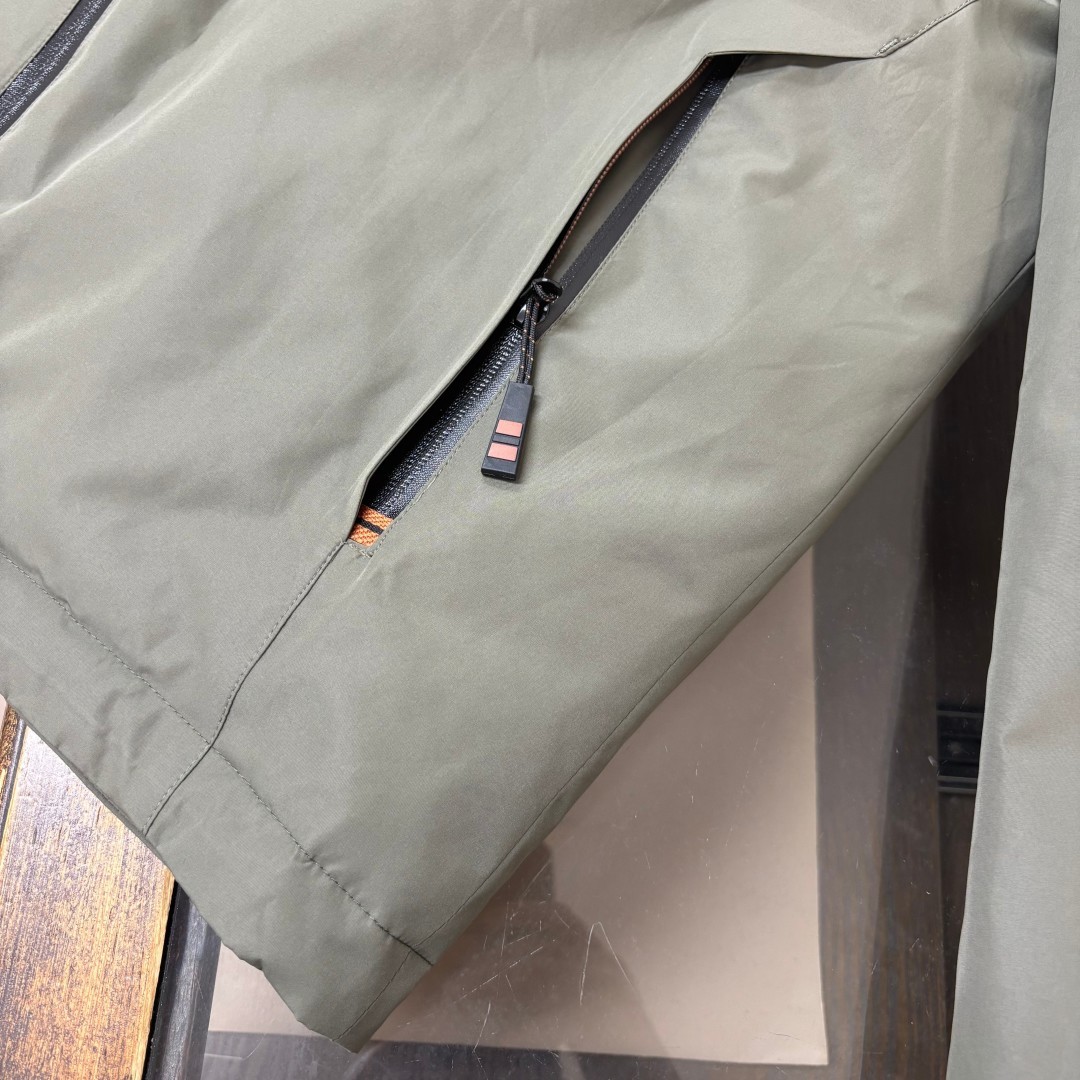 羽绒 🆕ZEGNA 杰尼亚 25秋冬最新连帽款男士羽绒服 ~完美质感 ,对于品质想必大家一定很清楚,高性