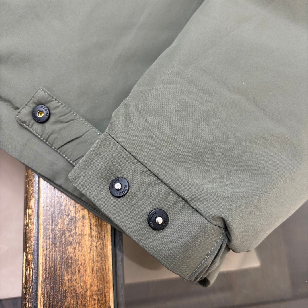 羽绒 🆕ZEGNA 杰尼亚 25秋冬最新连帽款男士羽绒服 ~完美质感 ,对于品质想必大家一定很清楚,高性