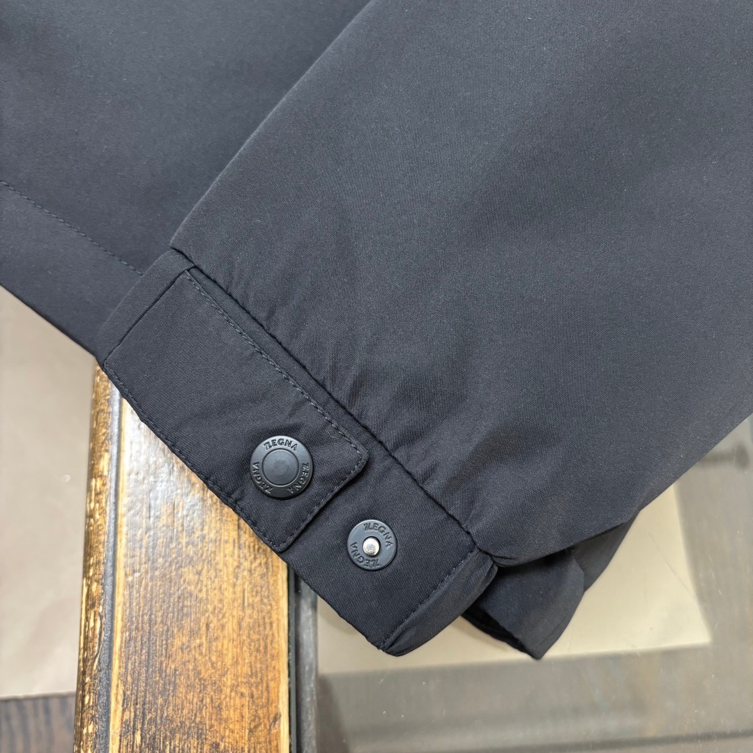 羽绒 🆕ZEGNA 杰尼亚 25秋冬最新连帽款男士羽绒服 ~完美质感 ,对于品质想必大家一定很清楚,高性