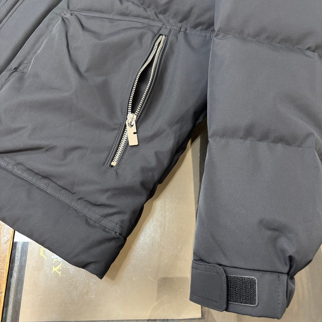 🆕BUR*BERRY 巴宝莉 25秋冬最新款连帽羽绒服外套 （帽子不🉑拆卸）版型剪裁完美穿着舒适有型，整