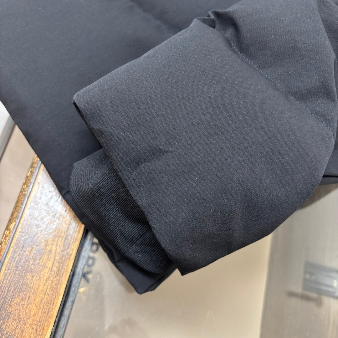 🆕BUR*BERRY 巴宝莉 25秋冬最新款连帽羽绒服外套 （帽子不🉑拆卸）版型剪裁完美穿着舒适有型，整