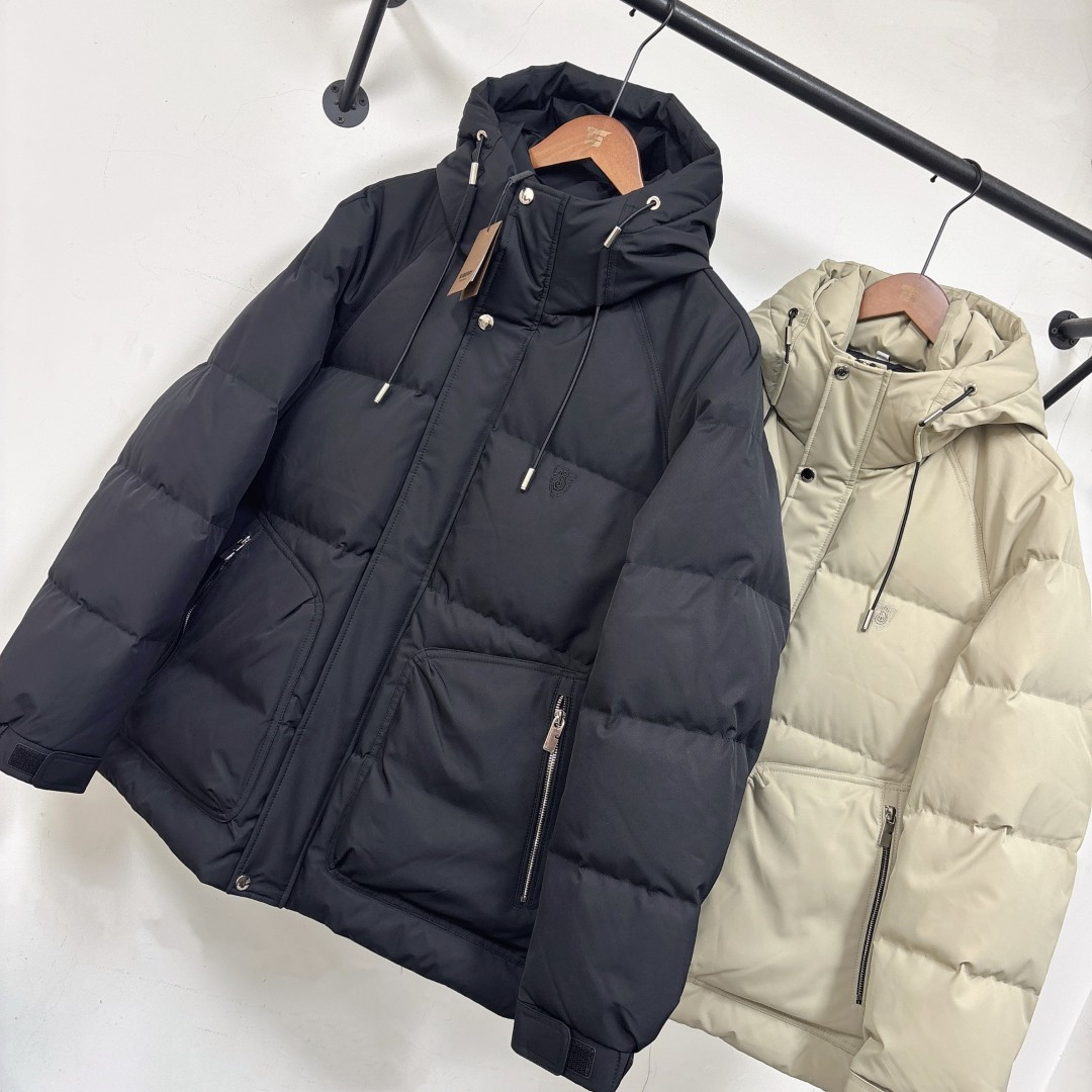 🆕BUR*BERRY 巴宝莉 25秋冬最新款连帽羽绒服外套 （帽子不🉑拆卸）版型剪裁完美穿着舒适有型，整