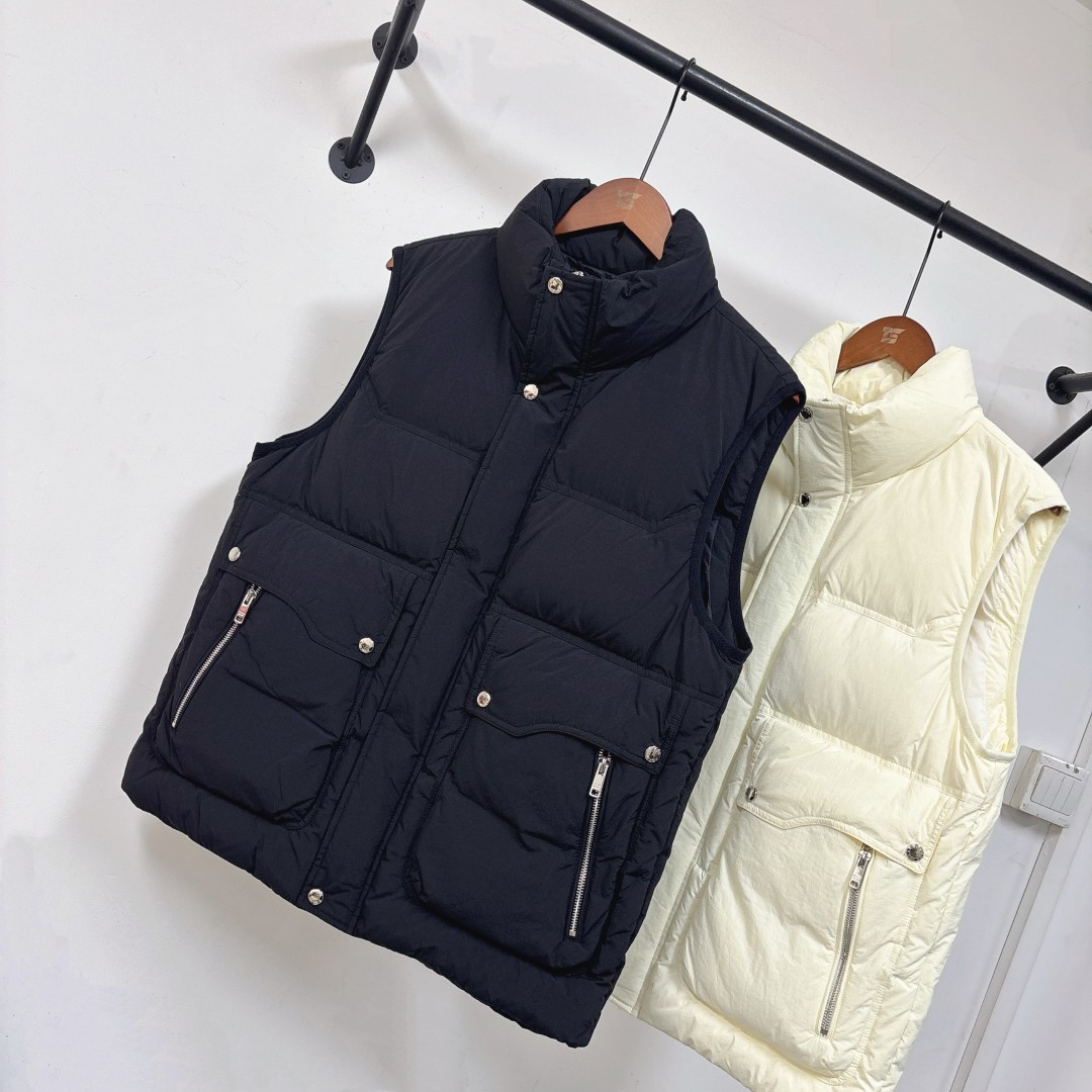 🆕PRA*DA 普拉达 25秋冬最新款立领羽绒马甲背心～版型剪裁完美穿着舒适有型，整体视觉感超强，上身效