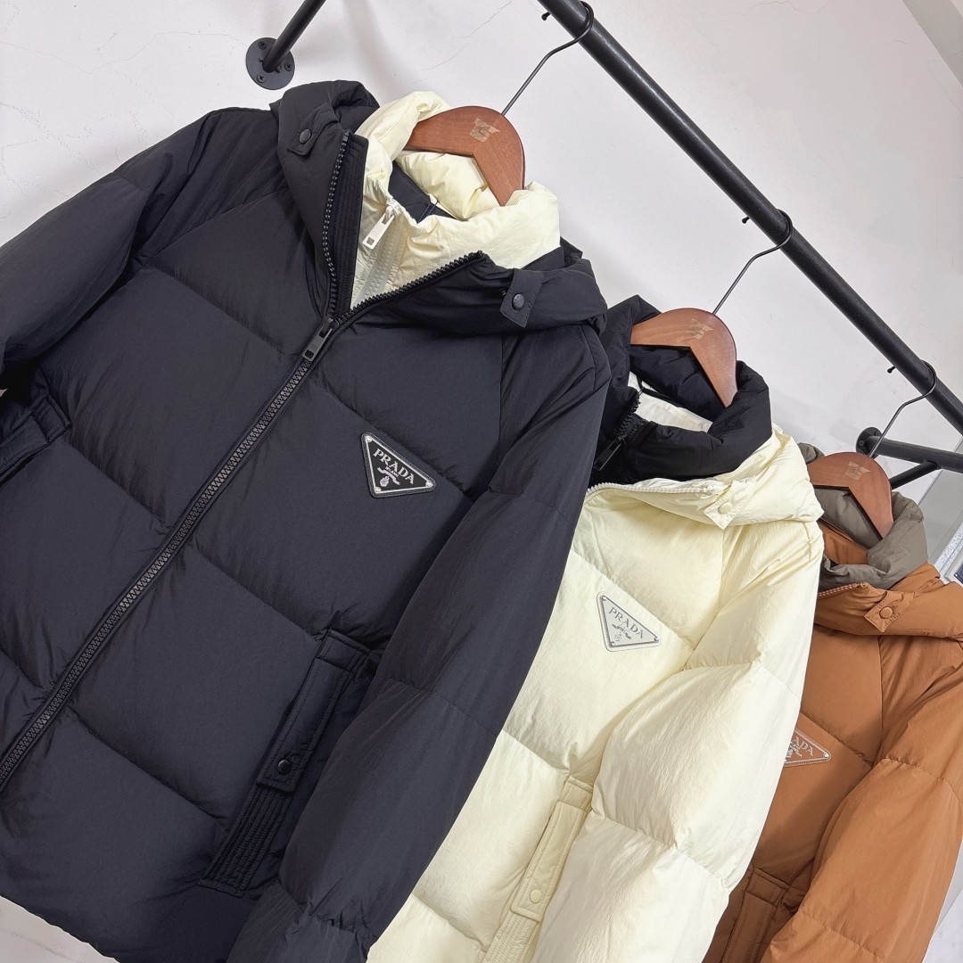 PRA*DA 普拉达 假两件连帽羽绒服～黑色 杏色 桔色
