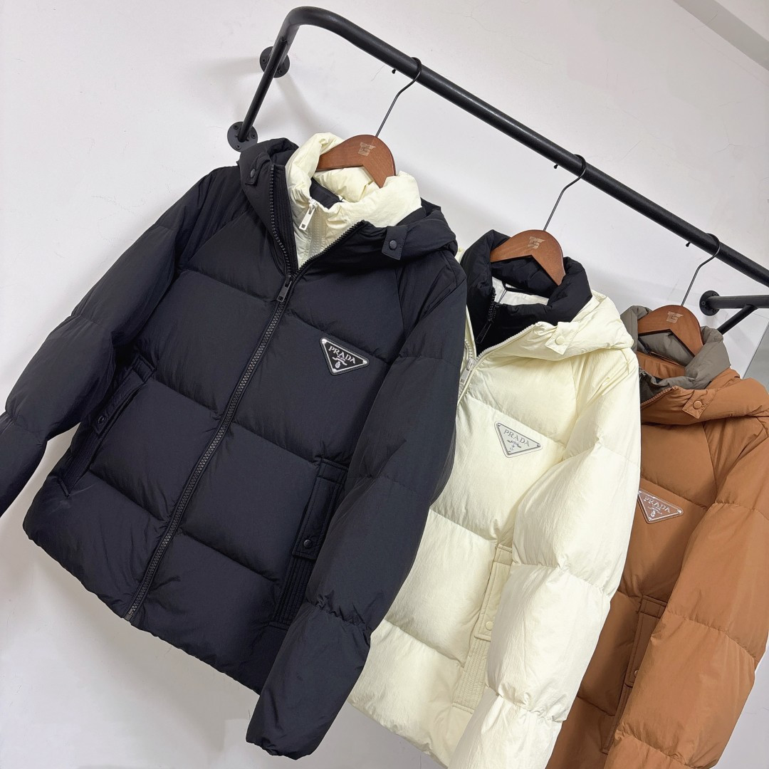 PRA*DA 普拉达 假两件连帽羽绒服～黑色 杏色 桔色