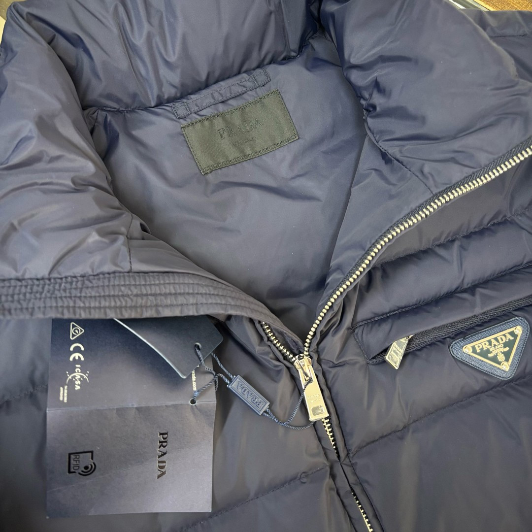 Chaqueta de plumas Prada, Novedad en las estanterías — photo 4