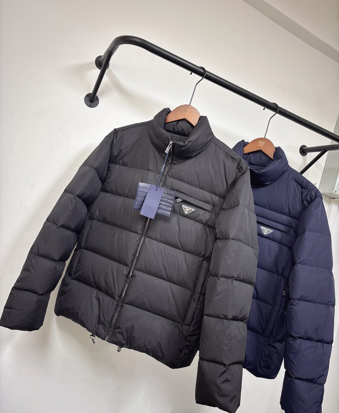 Chaqueta de plumas Prada, Novedad en las estanterías — photo 2