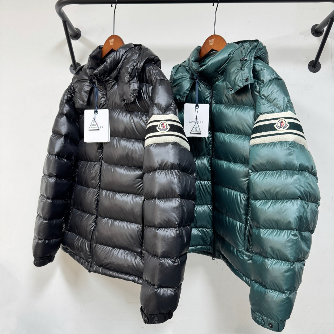 MONCLER 蒙口 织带拼接羽绒服～黑色 绿色 M-3XL