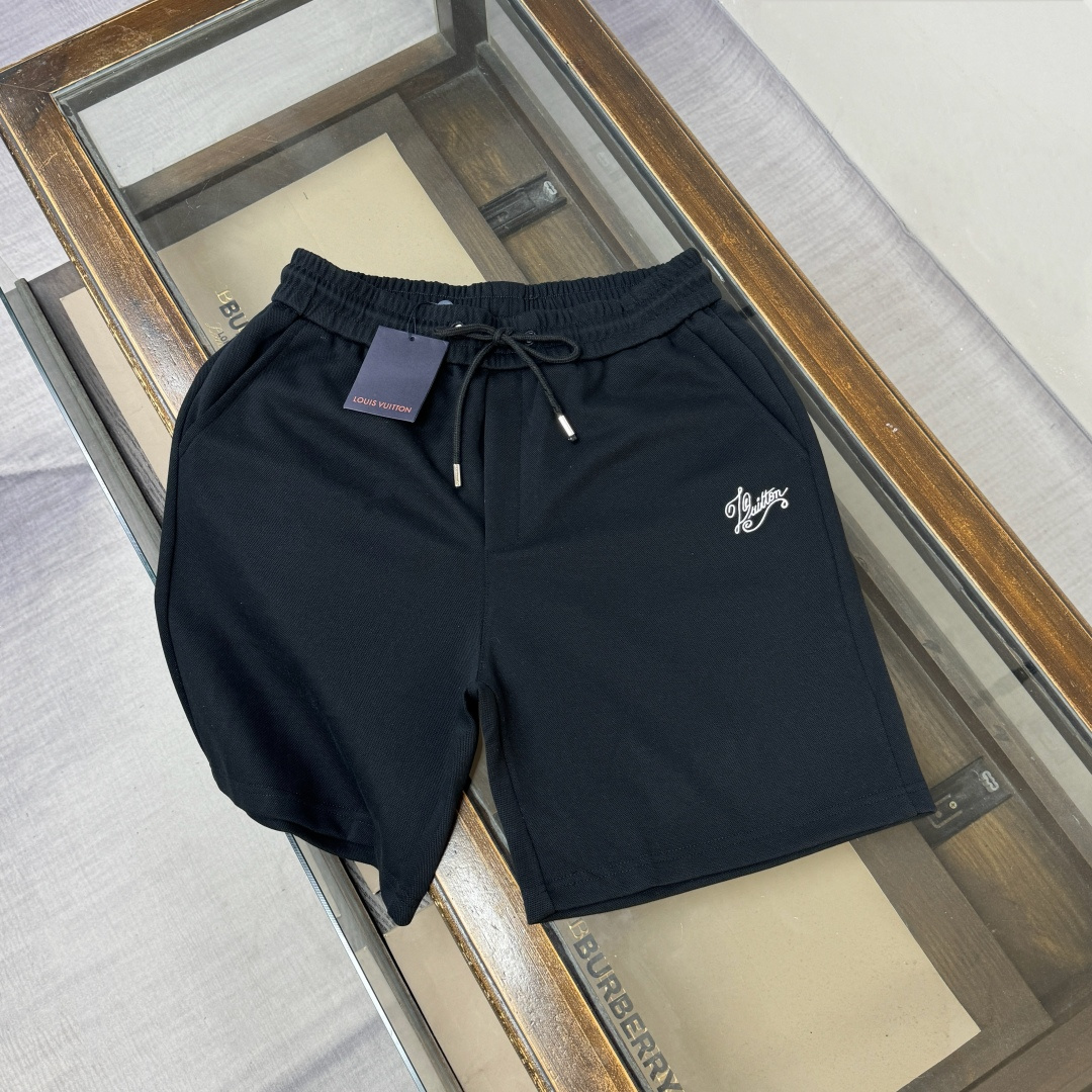 P90 Louis Vuitton/LV Los últimos pantalones cortos casuales 2026 de Louis Vuitton, tela personalizada ~ Estilo simple s…