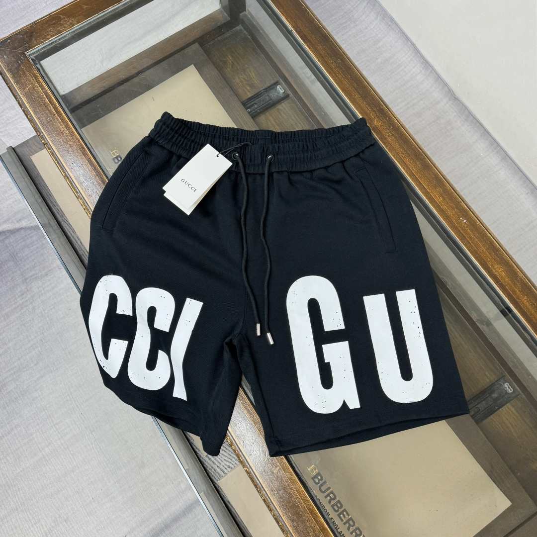 P100 C✨GUCCI 古驰 2026 últimos pantalones cortos casuales, tela personalizada, estampado de logo con letras en la pierna,…