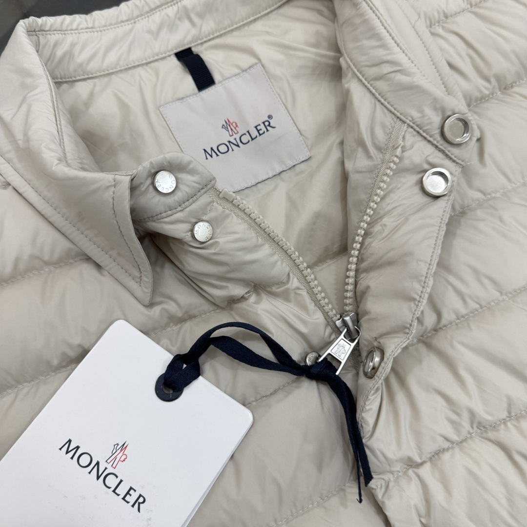 Пуховик Moncler