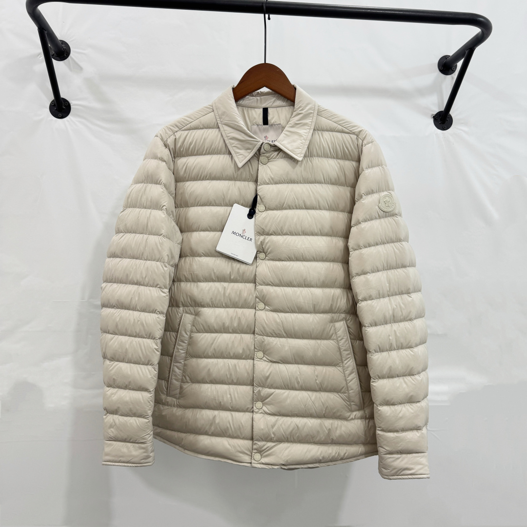 Пуховик Moncler
