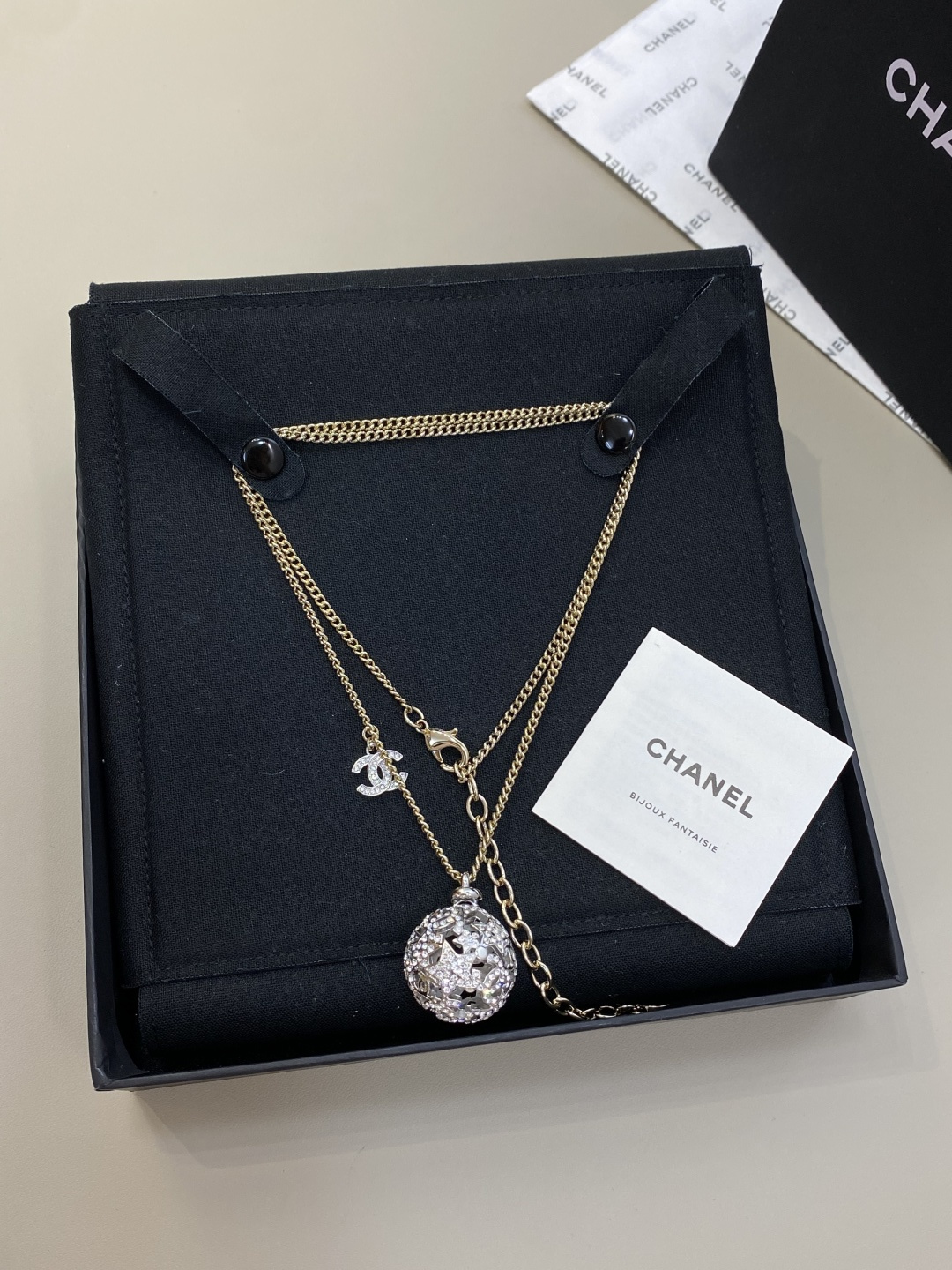 NO:635117,88200 [New Product] Ch@nel New Product 25 Sweater hammer ball full of diamonds, classic star shape, full of high-end sense, long sweater chain to meet different combinations, daily essential items, sweaters, Cartier high-end accessories1986090988200【新品】 Ch@nel 新品 25 毛衣链球球满钻经典星星造型 高级感十足 长款毛衣链 满足不同搭配 日常必备单品,,sweaters,卡迪亚高端饰品,Jewelry