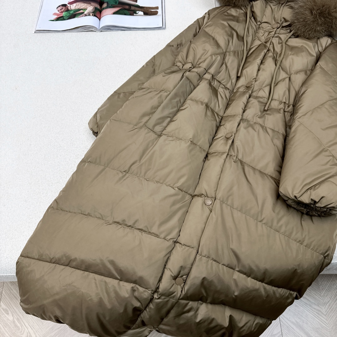 独家首发 原单品质 Max 25Ss———秋冬最新款毛领腰部抽绳收腰连帽长款羽绒服🖤 经典微宽松H版型 