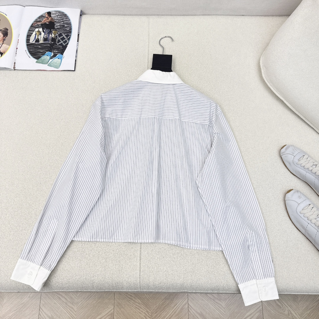 独家首发 CE 26Ss————早秋最新款条纹短款衬衫 🤍宽松H版型随性又帅气 口袋刺绣小logo装饰 